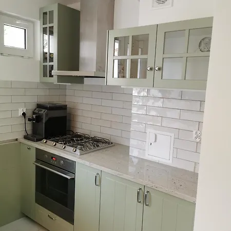 Lemon Tree Apartment *